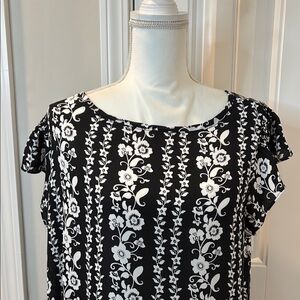 LOFT Black and White Ruffled Blouse Short Sleeve XL